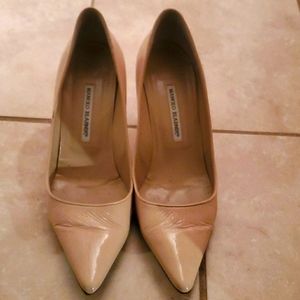 Manolo Blahnik  Beige Patent Pointy Pumps..It 39
